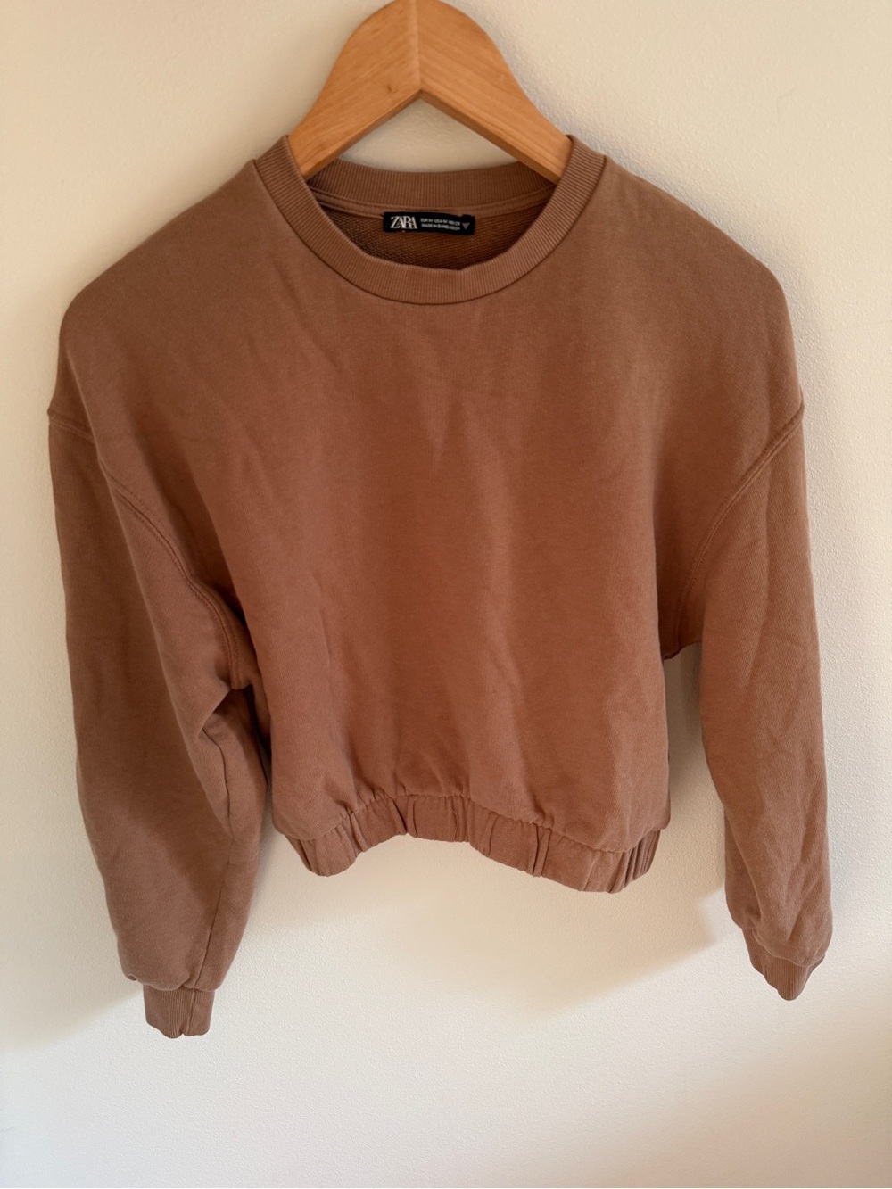ZARA Cropped Sweatshirt in Brown
